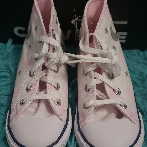 Converse - Picture 3 of 4